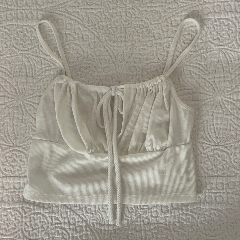 White Key-Hole Tank